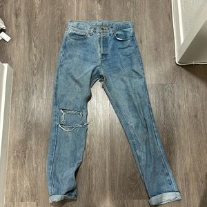 Brandy Melville boyfriend Jeans with butt rip